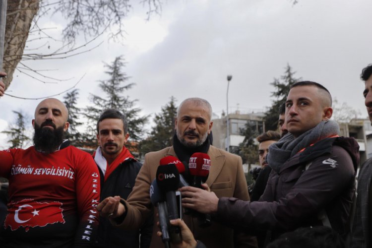 Yunanistan B&uuml;y&uuml;kel&ccedil;iliği &ouml;n&uuml;nde direkli tepki