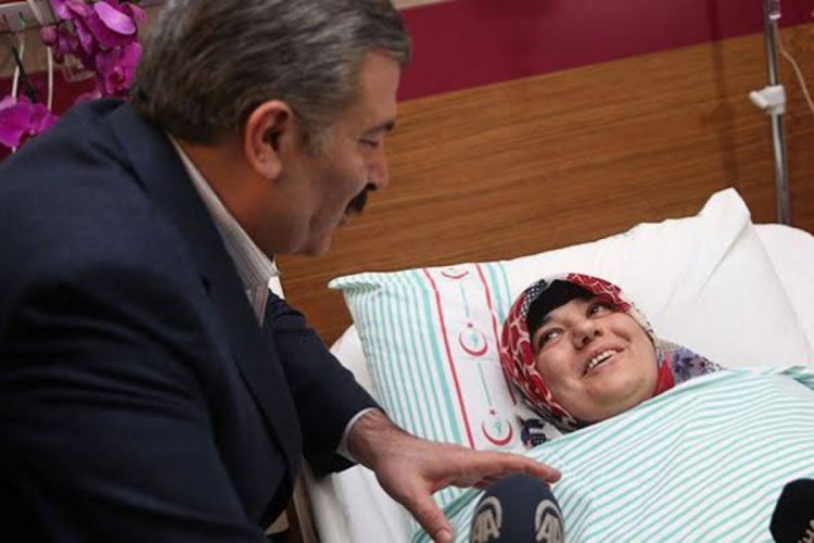 Enkaz altından kurtarılan Azize &Ccedil;elik yeni evine kavuştu