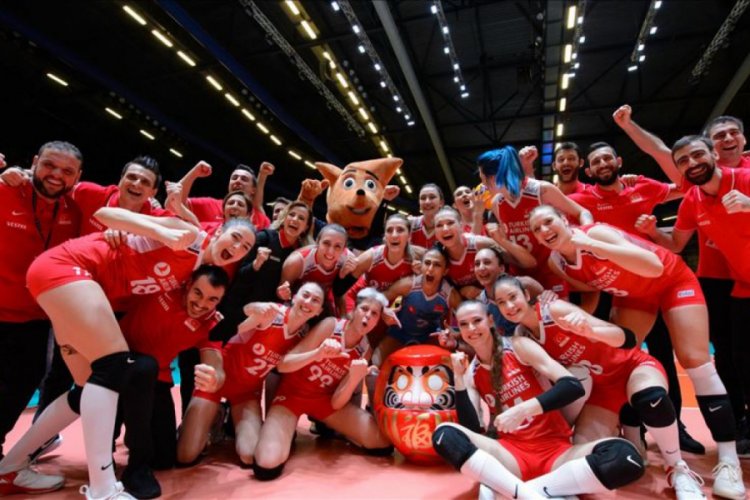 Kadın milli voleybolcular, d&uuml;nya sıralamasında 5'inciliğe y&uuml;kseldi