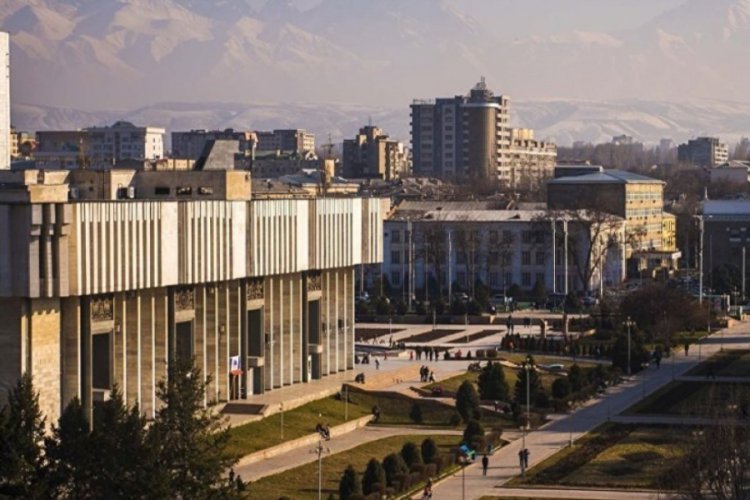 Kırgızistan, &Ccedil;in ile kara sınır kapısını kapattı