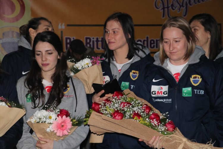 Kastamonu Belediyespor Kadın Hentbol Takımı'nı karşıladılar