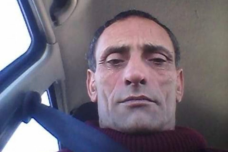 Hurdacılık yapan adam evinin &ouml;n&uuml;nde &ouml;l&uuml; bulundu