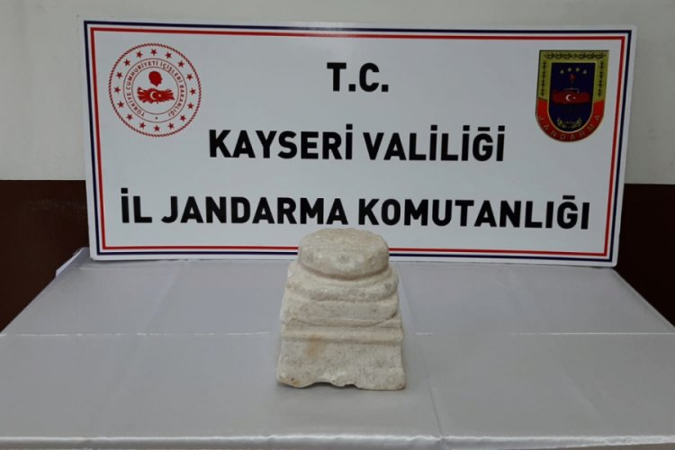 1800 yıllık tarihi s&uuml;tun ele ge&ccedil;irildi