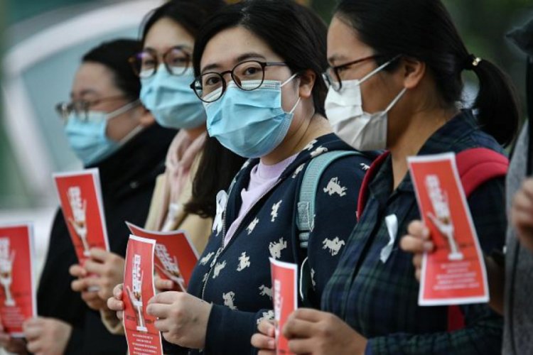 Hong Konglu sağlık &ccedil;alışanları grevde