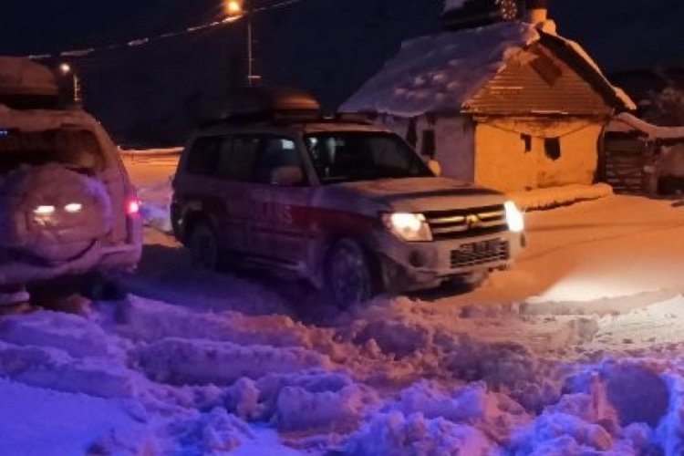 &Uuml;&ccedil; diyaliz hastasına 6 saatlik &ccedil;alışma ile ulaşıldı