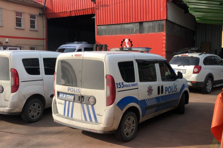 Fabrikanın &ccedil;atısından d&uuml;şen boya ustası &ouml;ld&uuml;