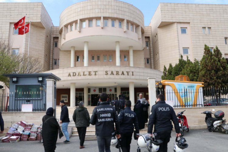 &Ouml;ğretmen ve berber, cinsel istismardan tutuklandı