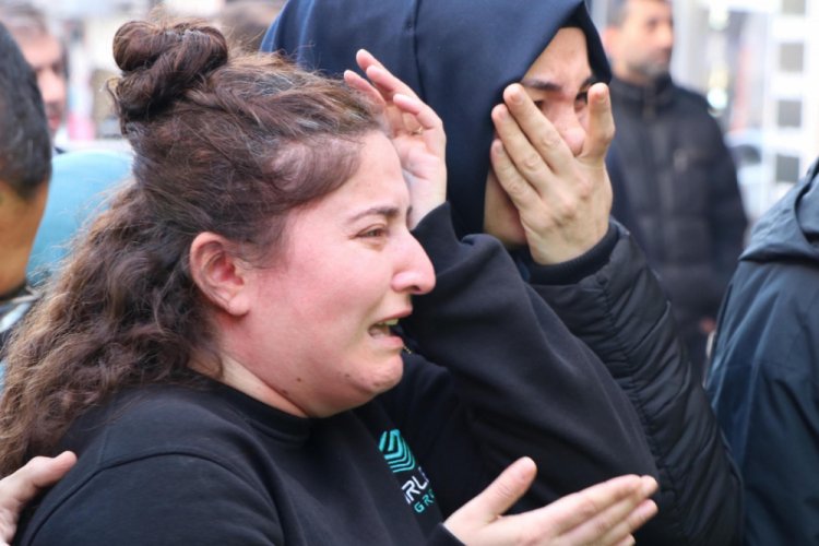 İş yerinin yanışını g&ouml;zyaşlarıyla izlediler