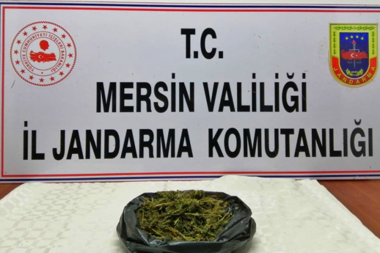 Ş&uuml;pheli ara&ccedil;tan 370 gram esrar &ccedil;ıktı