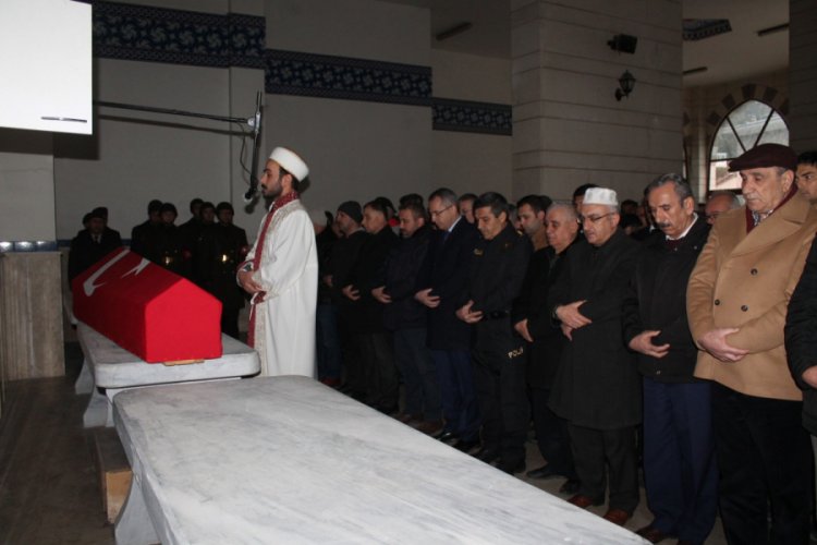 Emekli albay son yolculuğuna uğurlandı