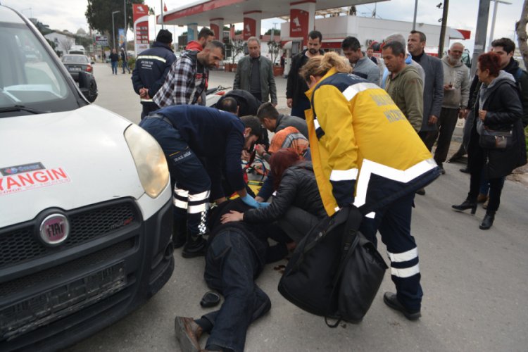 Panelvan ile motosiklet &ccedil;arpıştı