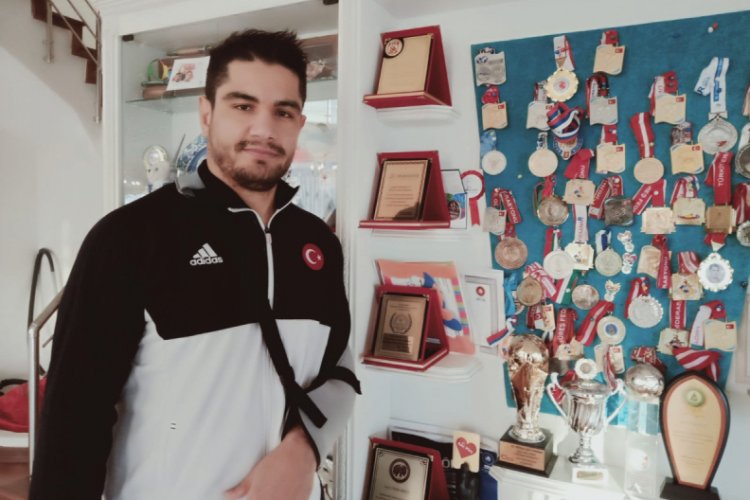 Taha Akg&uuml;l: Annem bana pa&ccedil;a &ccedil;orbası ile bakıyor