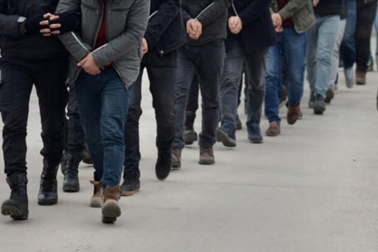 5'i &ouml;ğretmen 16 kişiye FET&Ouml;'den g&ouml;zaltı kararı