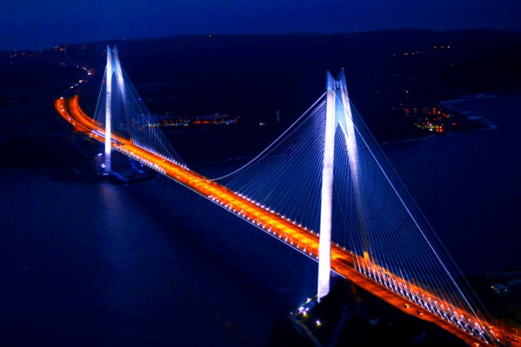 Yavuz Sultan Selim K&ouml;pr&uuml;s&uuml; kansere karşı mavi ve turuncu ışık yakacak