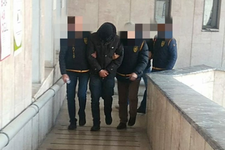 Boş evlere dadanan hırsızlar yakayı ele verdi