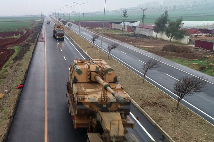 Sınıra tank ve askeri sevkiyatı yapıldı