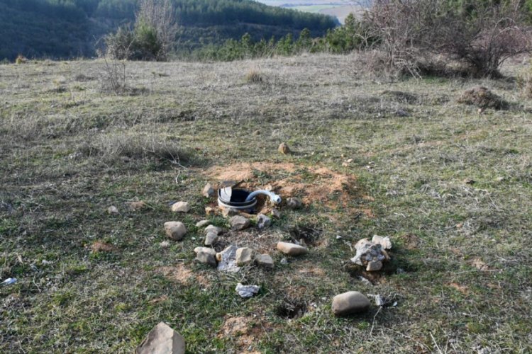 Deprem &ouml;l&ccedil;&uuml;m istasyonundaki cihazları &ccedil;aldılar