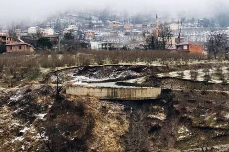 Heyelan sonrası risk taşıyan 12 bina tahliye edildi