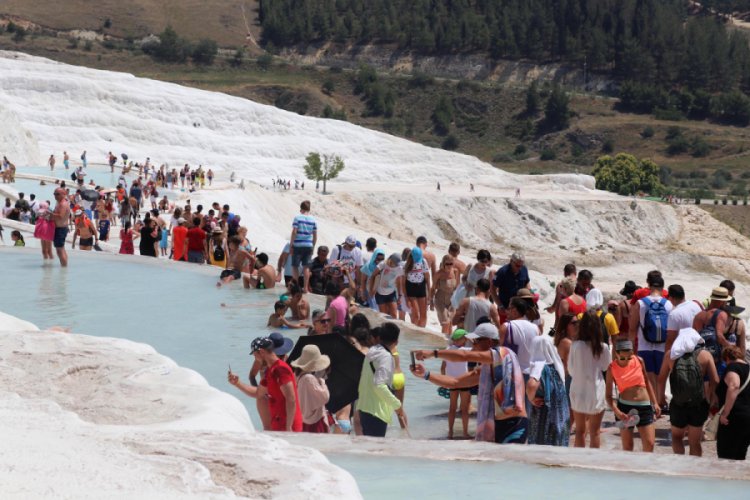 Pamukkale, ziyaret&ccedil;i sayısında 2'nci sıraya yerleşti