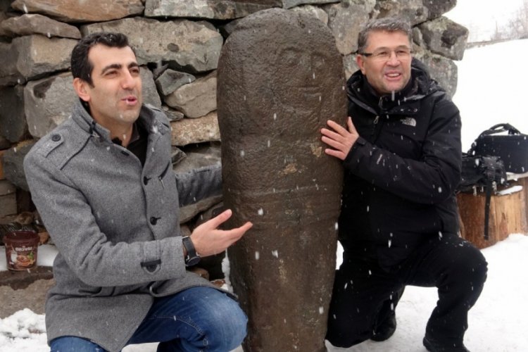 2 bin 500 yıllık 'Taş Baba' heykeli bulundu