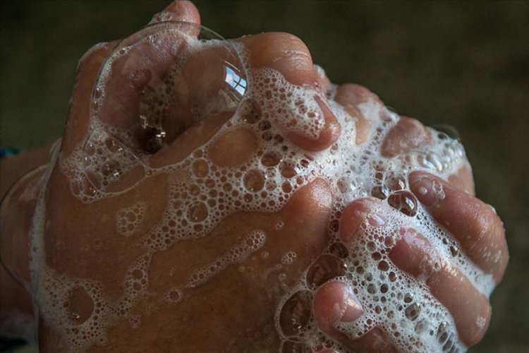 Vir&uuml;slerden korunmak i&ccedil;in el hijyenine dikkat