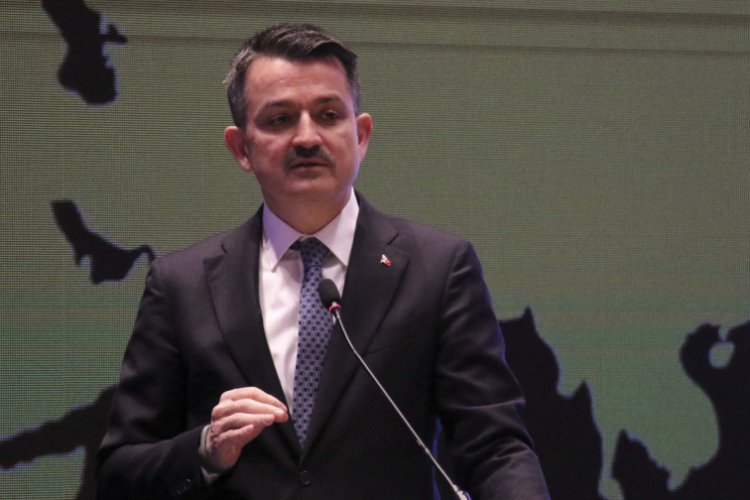 Bakan Pakdemirli: Elektrikli trakt&ouml;r&uuml;n seri &uuml;retimine 2021'de başlanacak