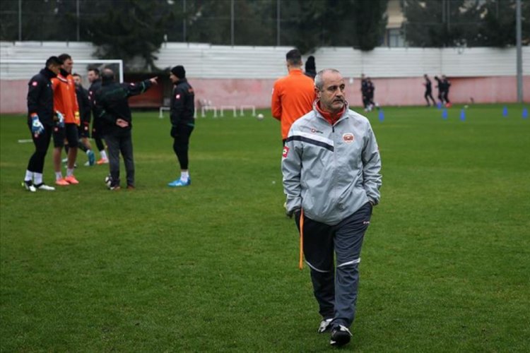 'N&ouml;bet&ccedil;i hoca' 19. kez takımın başında