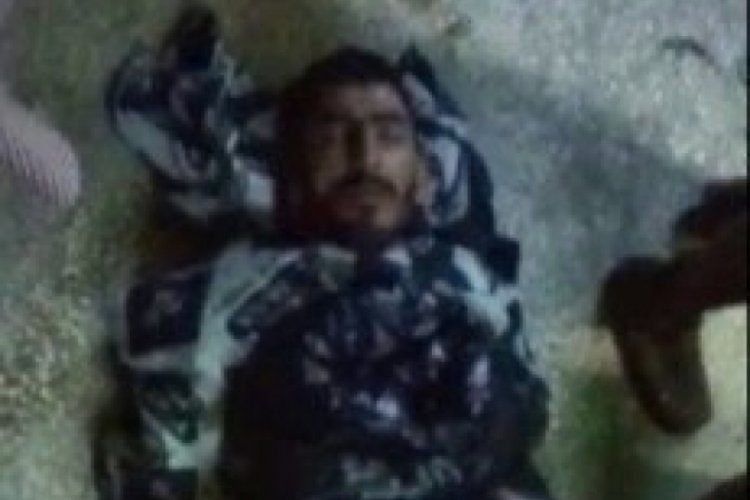 Yunan askerleri m&uuml;ltecileri &ouml;nce d&ouml;vd&uuml;, sonra nehre attı