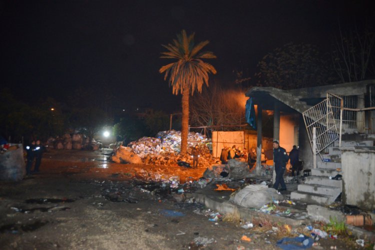 Hırsızların d&ouml;v&uuml;p iple bağladığı su&ccedil; ortağını polis kurtardı