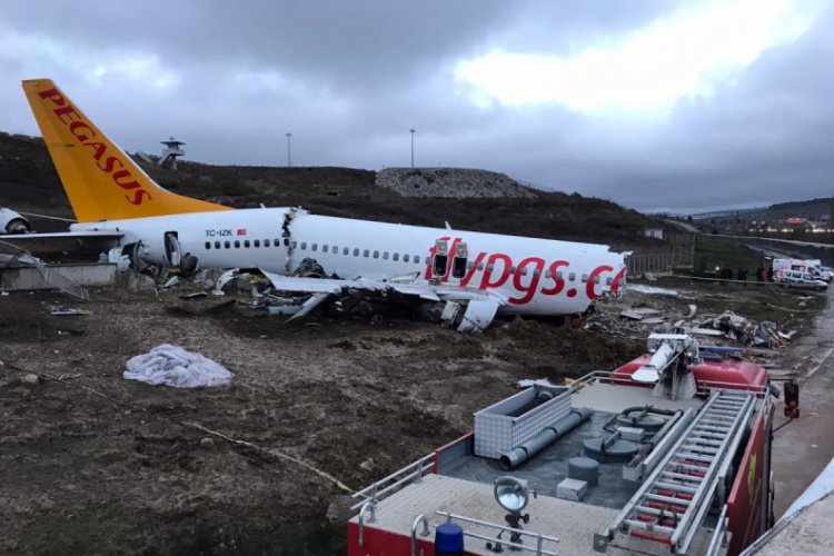 Pegasus'tan Sabiha G&ouml;k&ccedil;en'de u&ccedil;ağın pistten &ccedil;ıkmasına ilişkin a&ccedil;ıklama