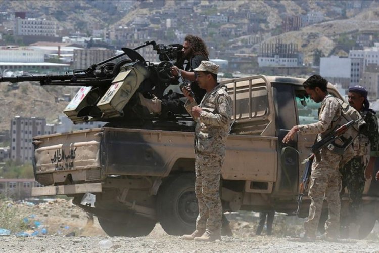 Yemen'de h&uuml;k&uuml;met g&uuml;&ccedil;lerince Hudeyde kentinde 24 Husi &ouml;ld&uuml;r&uuml;ld&uuml;