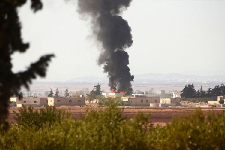 Tel Rıfat'ta yuvalanan YPG/PKK'lı ter&ouml;ristler Azez'e havanla saldırdı: 4 yaralı