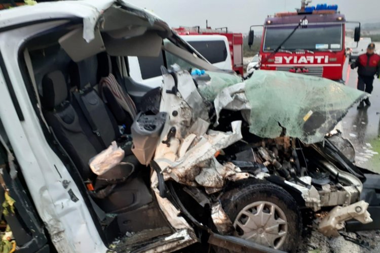 Karayolu savaş alanına d&ouml;nd&uuml;: 7 yaralı