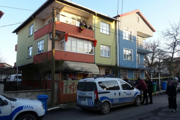 Evinde &ouml;l&uuml; bulunan kadının cinayete kurban gittiği ortaya &ccedil;ıktı