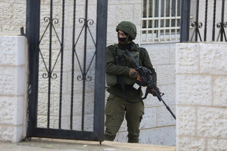 İsrail askerlerinin yaraladığı Filistin polisi şehit oldu