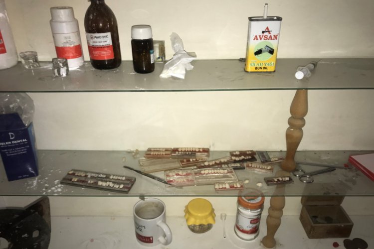 İlkokul mezunu sahte diş hekimi yakalandı