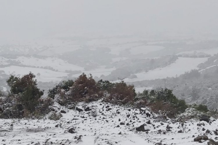 &Ccedil;anakkale'nin y&uuml;ksek kesimleri beyaza b&uuml;r&uuml;nd&uuml;