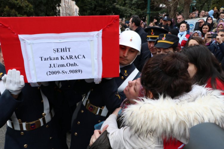&Ccedil;ığ şehidi Tarkan Karaca, toprağa verildi