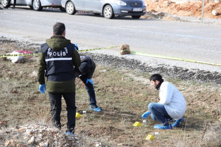 Bir kadına ait olduğu d&uuml;ş&uuml;n&uuml;len kemik par&ccedil;aları bulundu