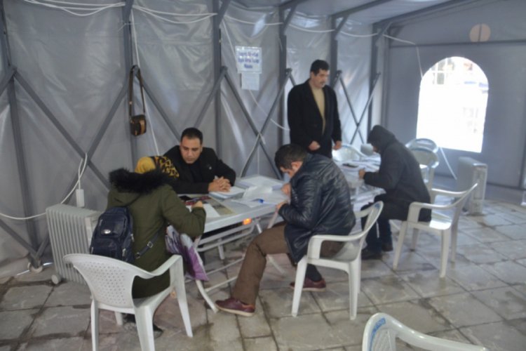 AFAD &ccedil;adırına 15 bin kişi başvuru yaptı
