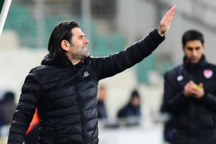 &Uuml;z&uuml;lmez'den futbolculara anlamlı jest! (&Ouml;ZEL HABER)