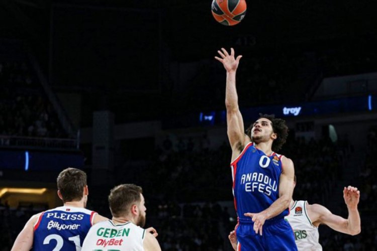 Anadolu Efes, Zalgiris'i mağlup etti
