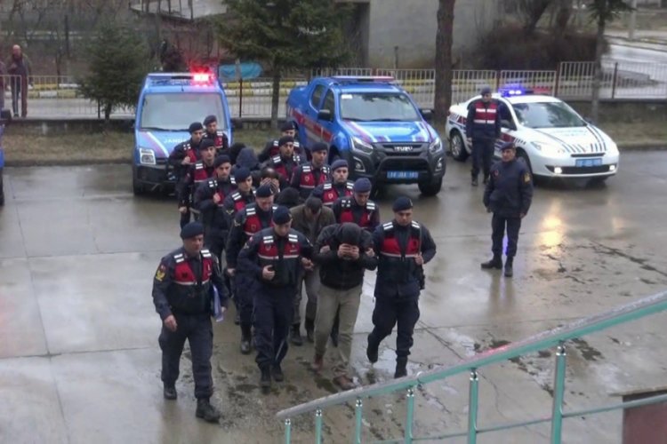 Ka&ccedil;ak kazı operasyonu: 6 g&ouml;zaltı
