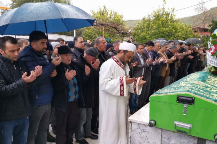 Yem karma makinesinin şaftına sıkışan &ccedil;ocuk &ouml;ld&uuml;