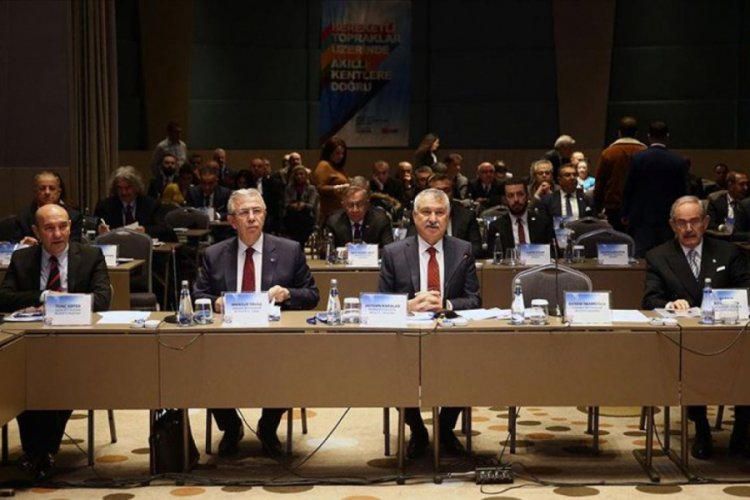 CHP'li b&uuml;y&uuml;kşehir belediye başkanları Adana'da toplandı