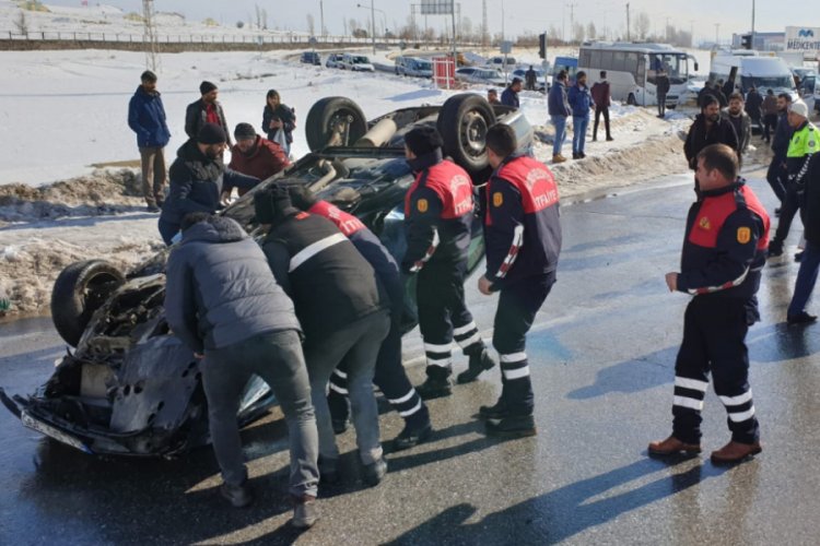 Ağrı'da trafik kazası: 1 &ouml;l&uuml;, 2 yaralı