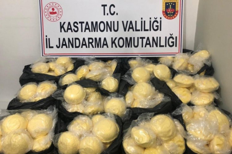 Jandarma ekipleri 200 kg ka&ccedil;ak margarin yakaladı