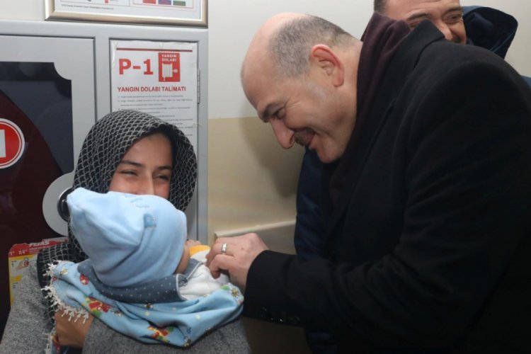 Bakan Soylu, tekrardan deprem b&ouml;lgesine gitti