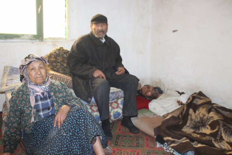 Yaşlı &ccedil;iftin &ccedil;ocukları i&ccedil;in yardım &ccedil;ığlığı!