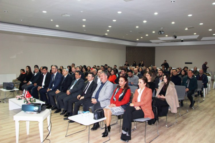 Bursa İznikli kadın girişimcilere protokol ve nez&acirc;ket kuralları semineri